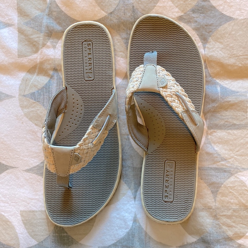 Sperry flip flops